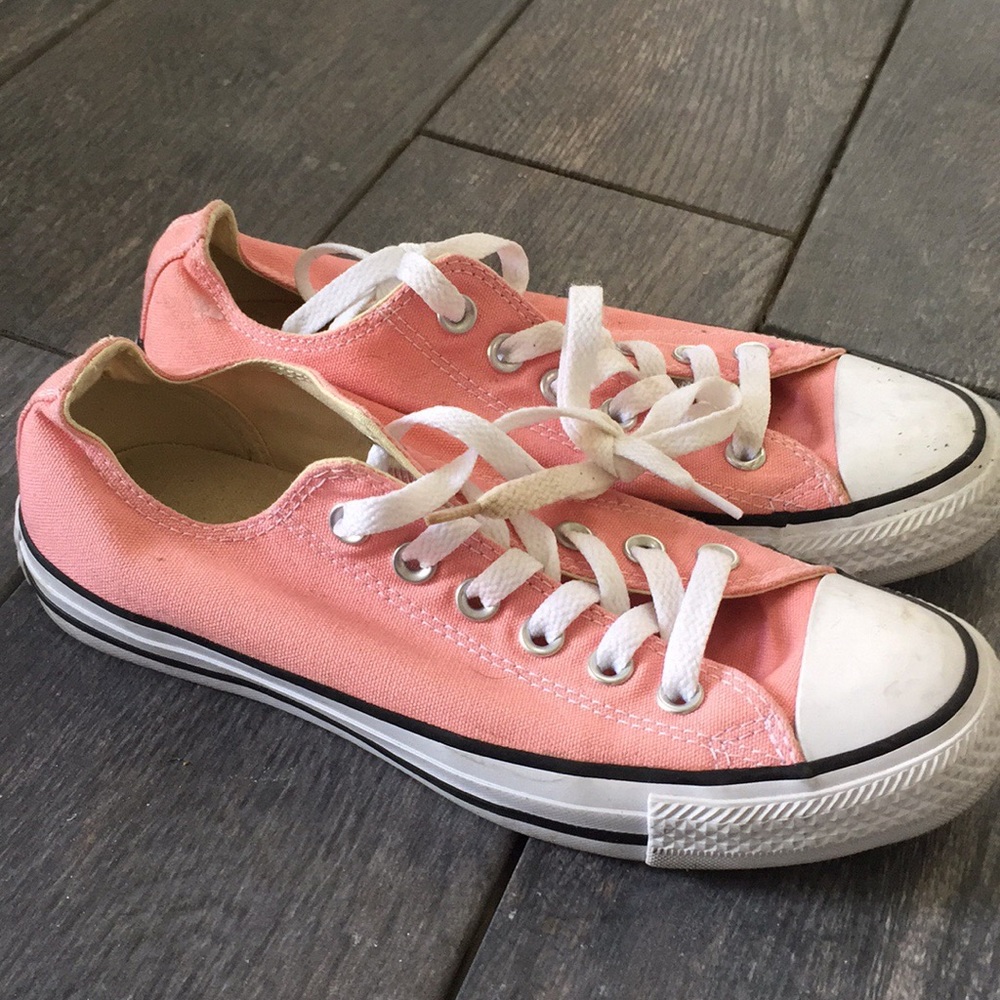 Pastel pink converse